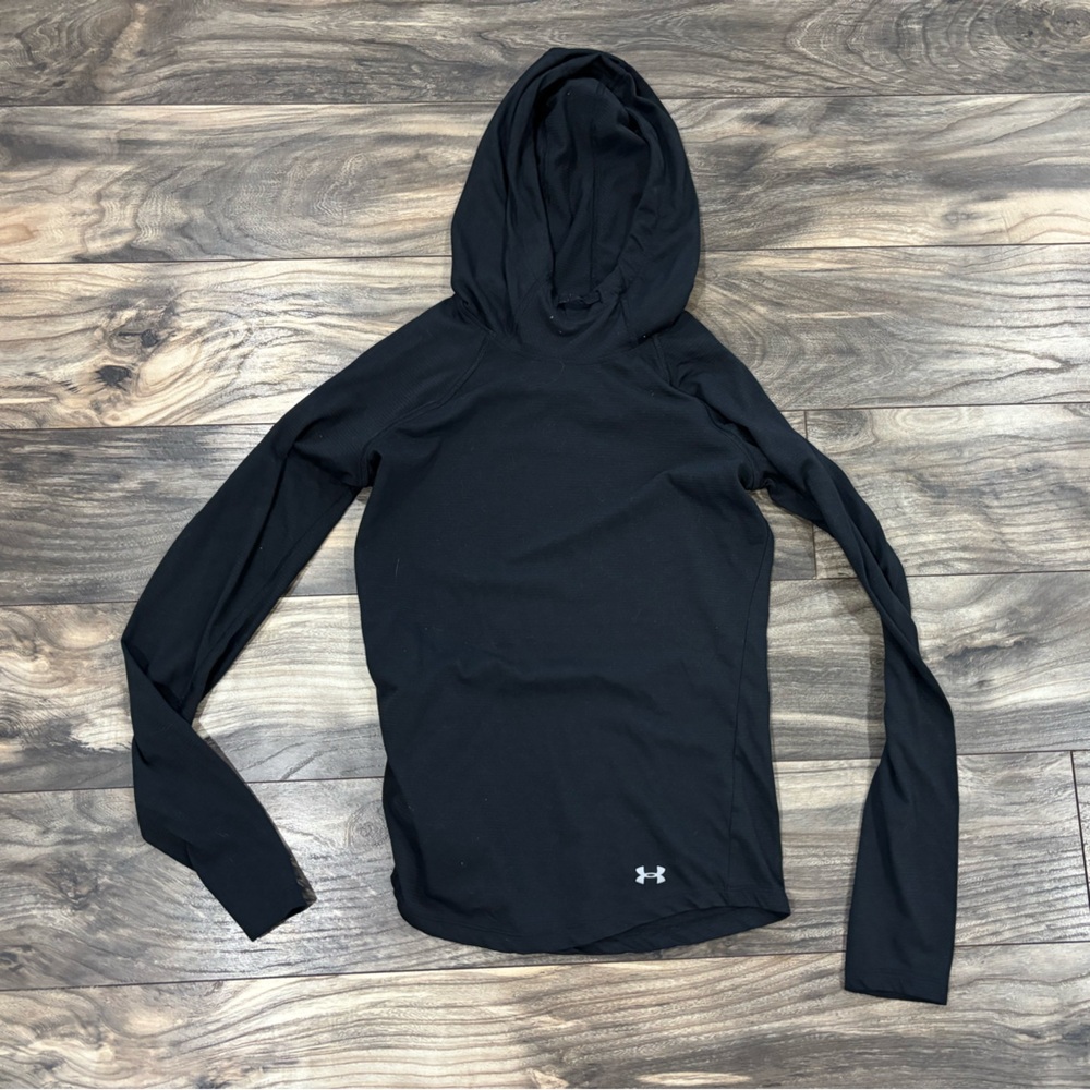 UNDER ARMOUR || Top